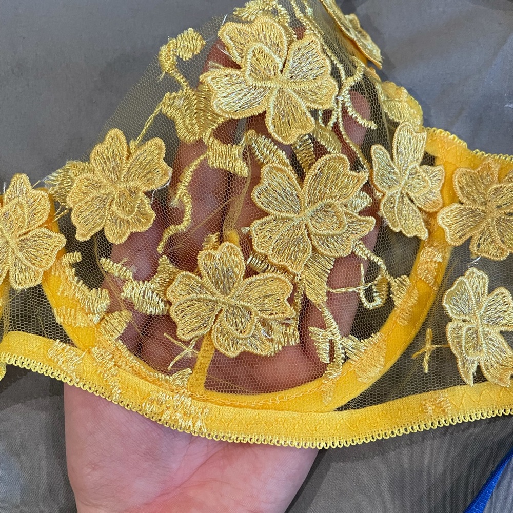 BUNDLE 2 pack- Appliqué lace bras - Picture 5 of 6
